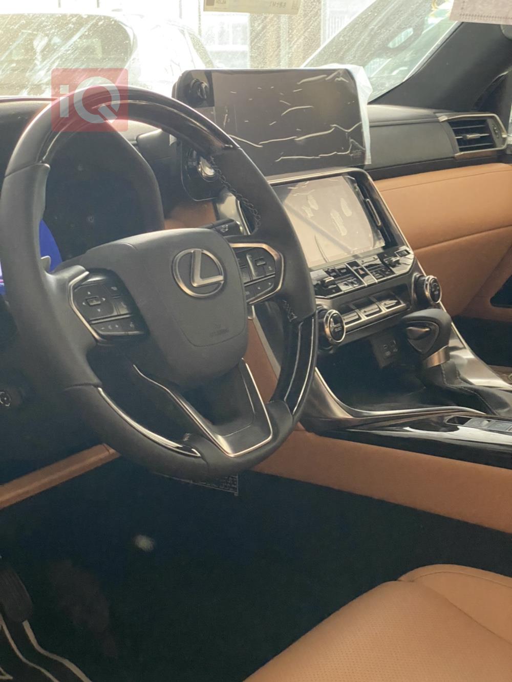 Lexus LX